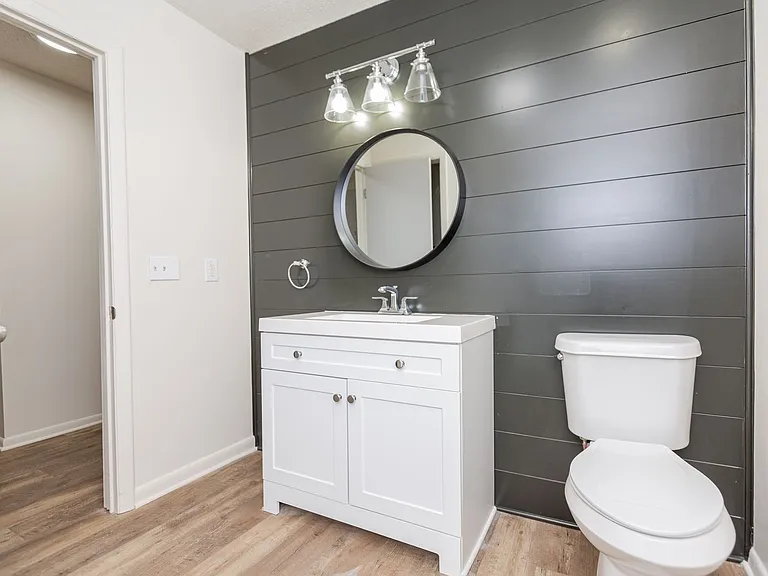 Kate's View Apartments | Updated North Chattanooga Apartments with Scenic Views — Photo 14