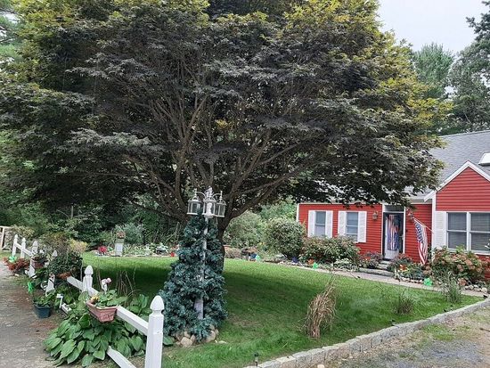 34 Rock Hollow Dr, East Falmouth, MA 02536