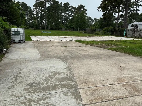 5020 Pine St, Seabrook, TX 77586