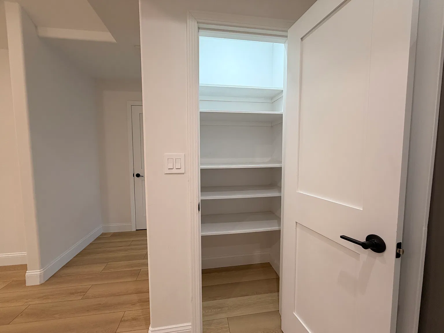 2 bed, 1.5 bath, 950 sqft, $1,650 — Photo 2