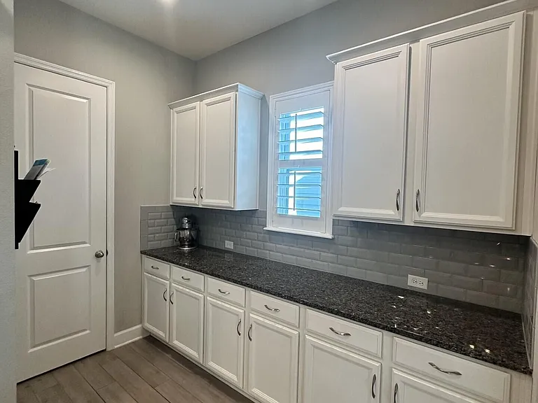 228 Dalton Cir — Photo 6