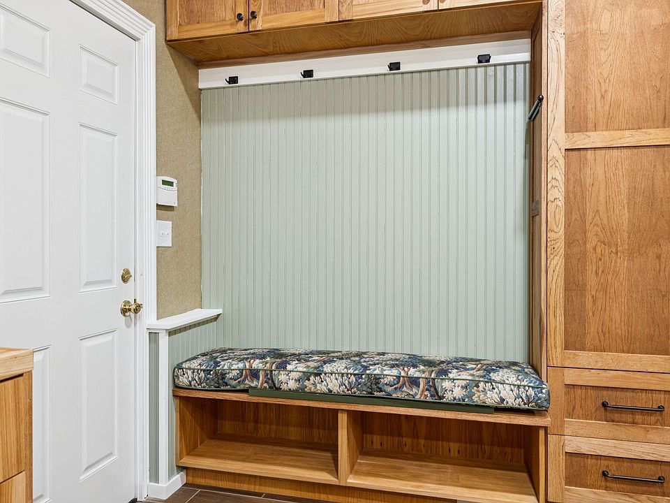 25th image of 1374 Peter Pond Rd