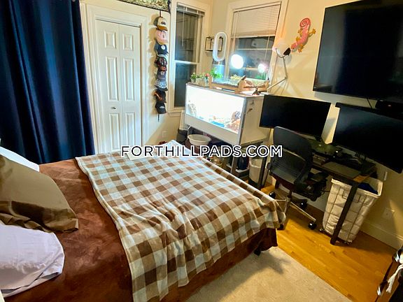 4th image of 34 Juniper St