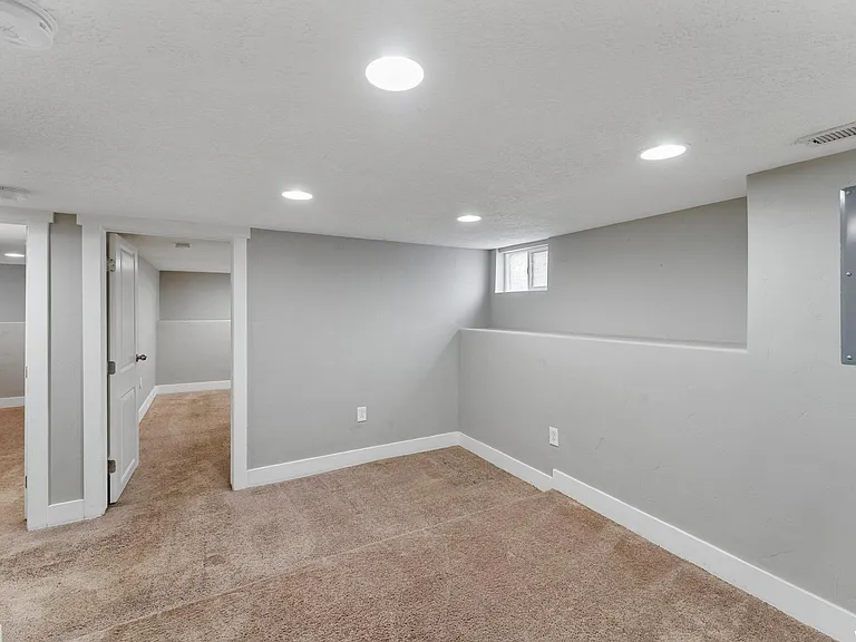 3176 S West Temple St — Photo 15