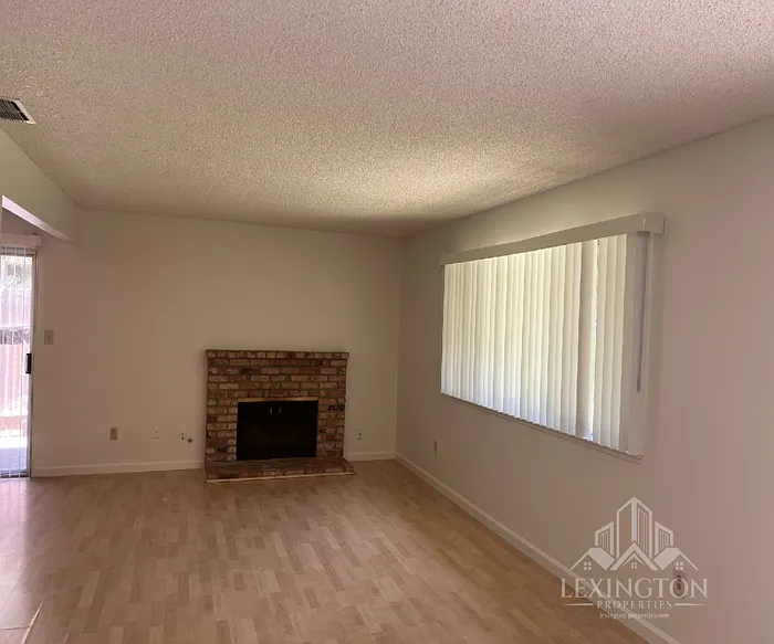 2 bed, 1.0 bath, 750 sqft, $1,600 — Photo 3
