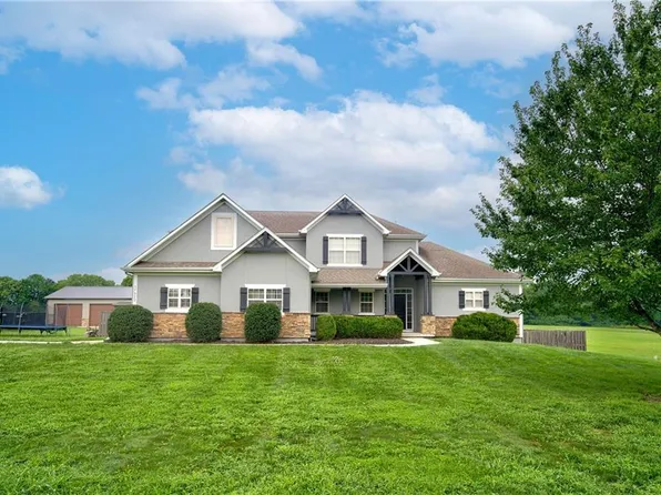 17522 Rock Island Rd, Pleasant Hill, MO 64080