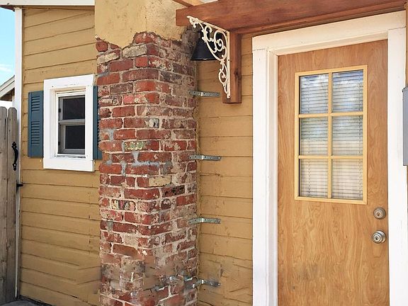 Easy loading from parking to cottage.