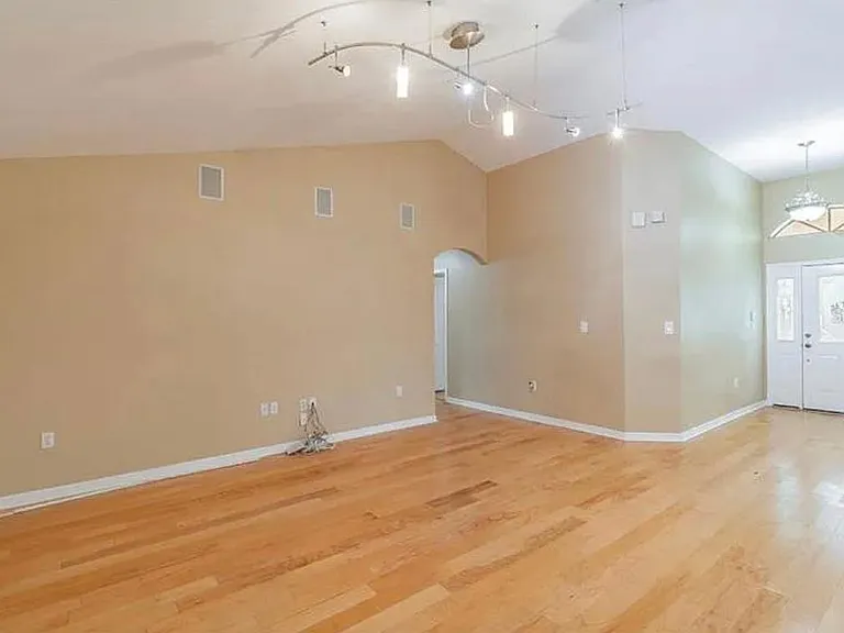 4914 N Mendenhall Dr — Photo 8