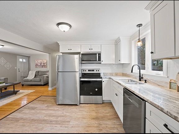 5th image of 122 Robinson Rd