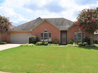 207 Woodfield Ct, Florence, AL 35630