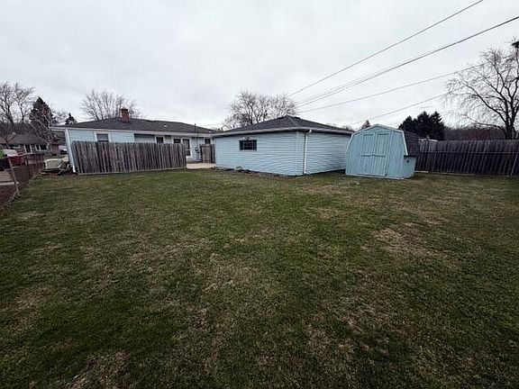 5th image of 2727 Rosalind AVENUE