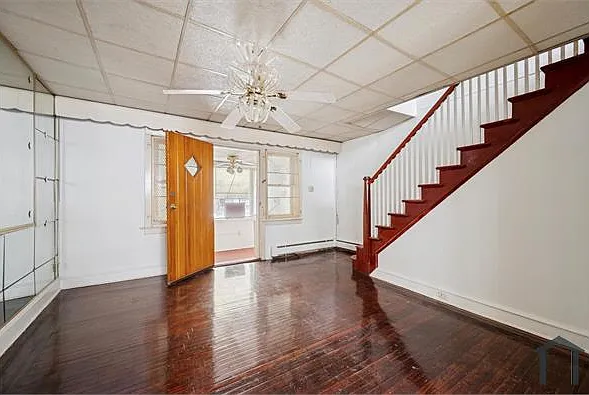 5553 Matthews St — Photo 3