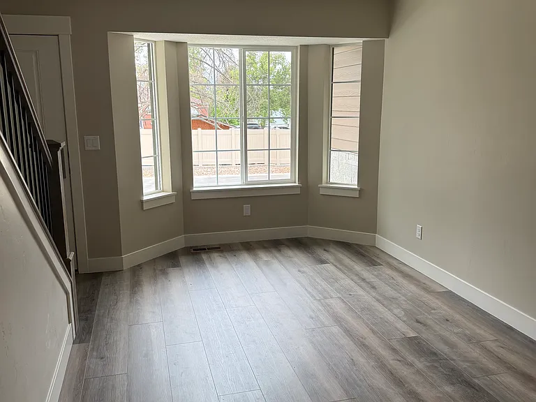 71 N 300 E — Photo 4