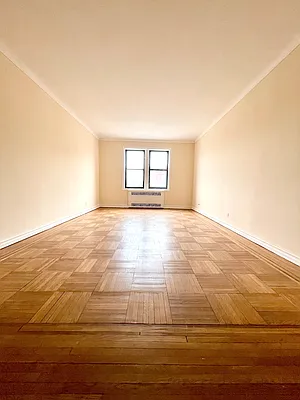 Rented by Safdie Realty Group | media 12