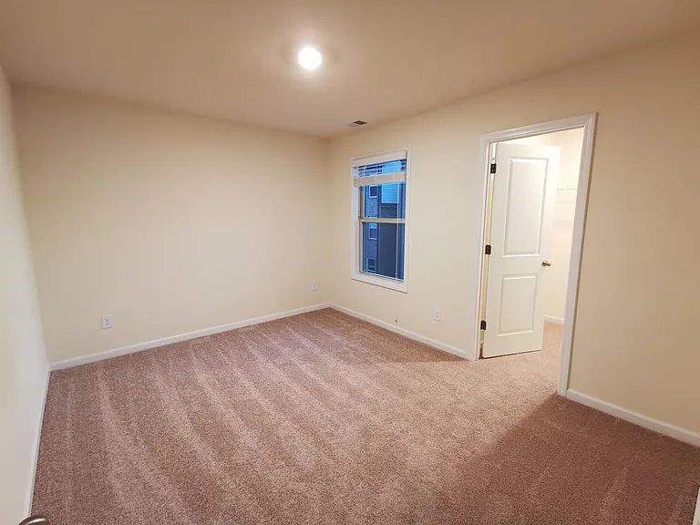 4425 Almanor Cir — Photo 29