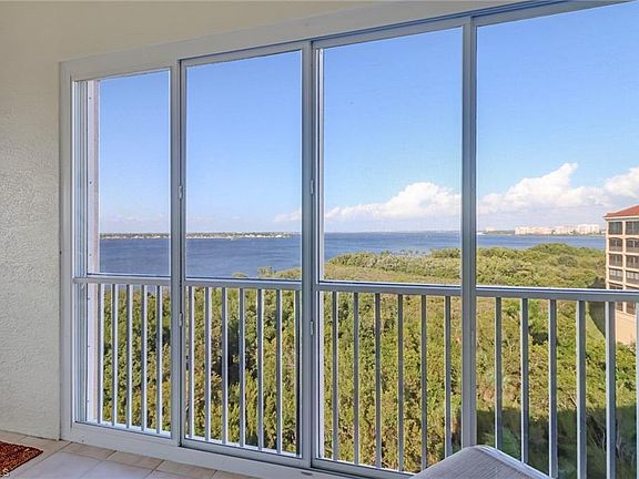 Home For Sale In WATER S EDGE AT PEPPERTREE POINTE