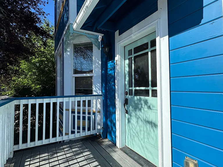 1104 SE Lincoln St #1 — Photo 1