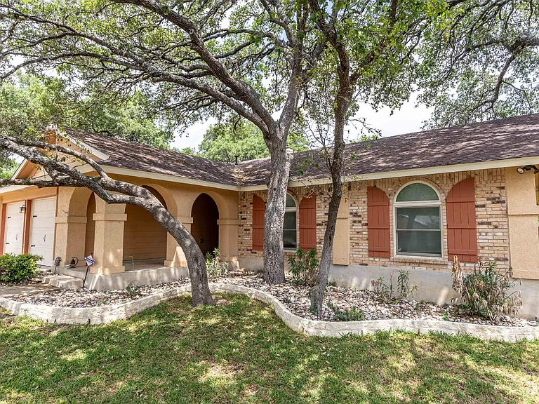 2331 Bluffridge St — Photo 2