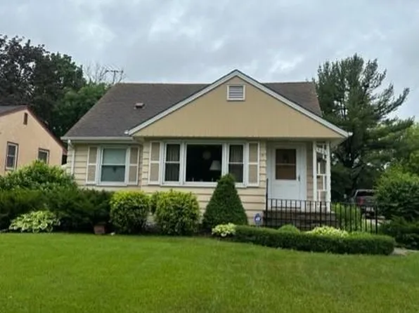 560 36th Ave NE, Minneapolis, MN 55418