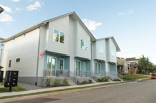 105 E Oldham Ave #104 Photo 1