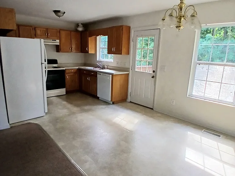 141 Alexian Way NW — Photo 3