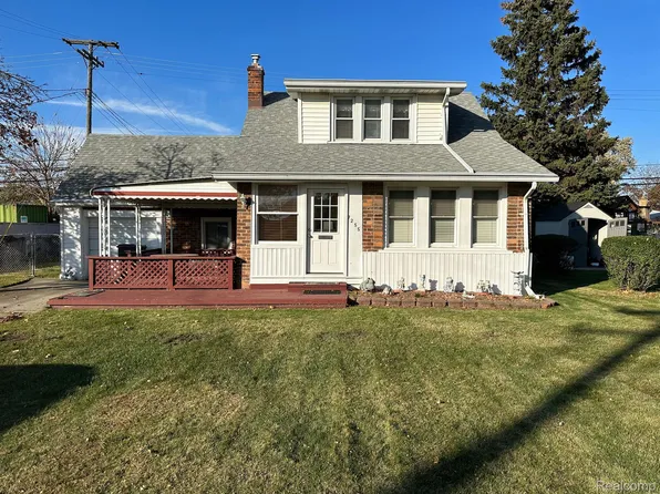 7255 McKinley Ave, Center Line, MI 48015