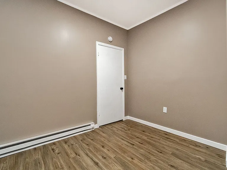 439 W Church St — Photo 23