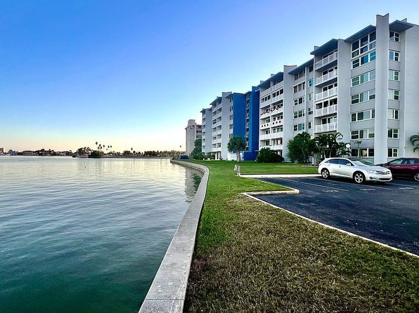 500 Treasure Island Cswy APT 704