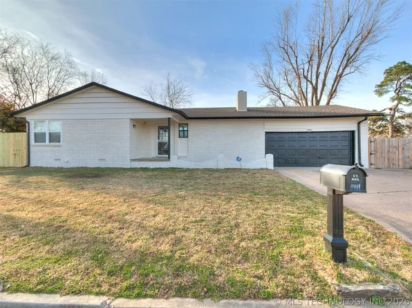 10608 E 21st Pl, Tulsa, OK 74129