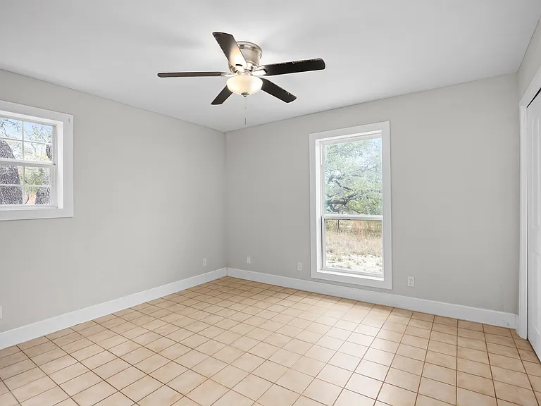 138 Hobson Ln — Photo 8