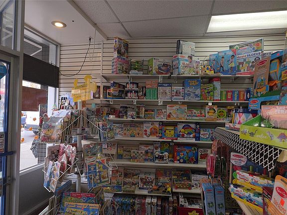 4th image of 65-12 Myrtle Avenue