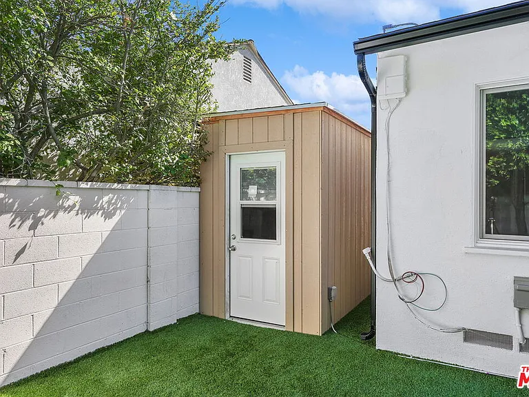 12849 Tiara St — Photo 42