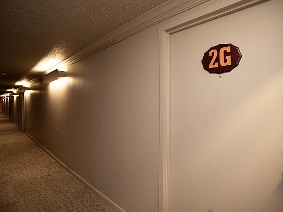 5th image of 700 E 9th St APT 2G