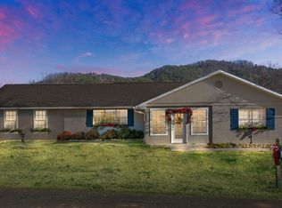 213 Stout St, Tellico Plains, TN 37385
