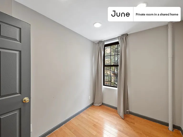 226 E 7th St #A — Photo 3