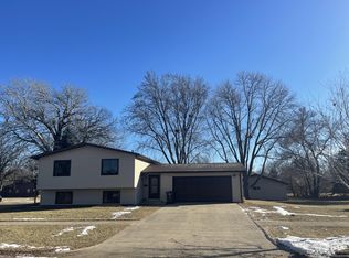182 2nd St, Tracy, MN 56175