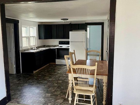 2nd image of 424 11th St