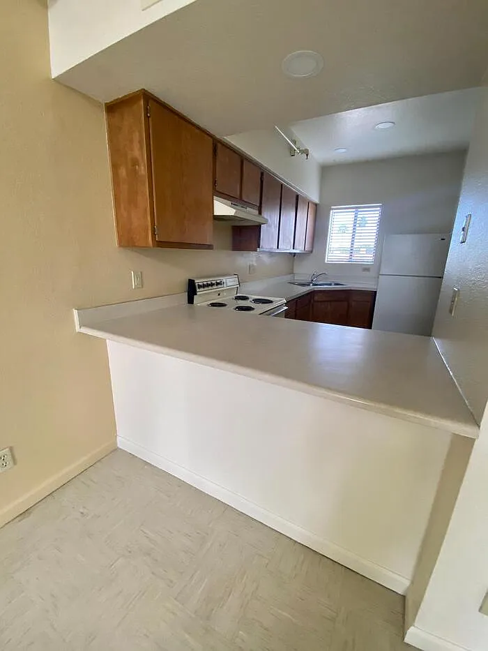 2 bed, 1.0 bath, 775 sqft, $1,250 — Photo 3
