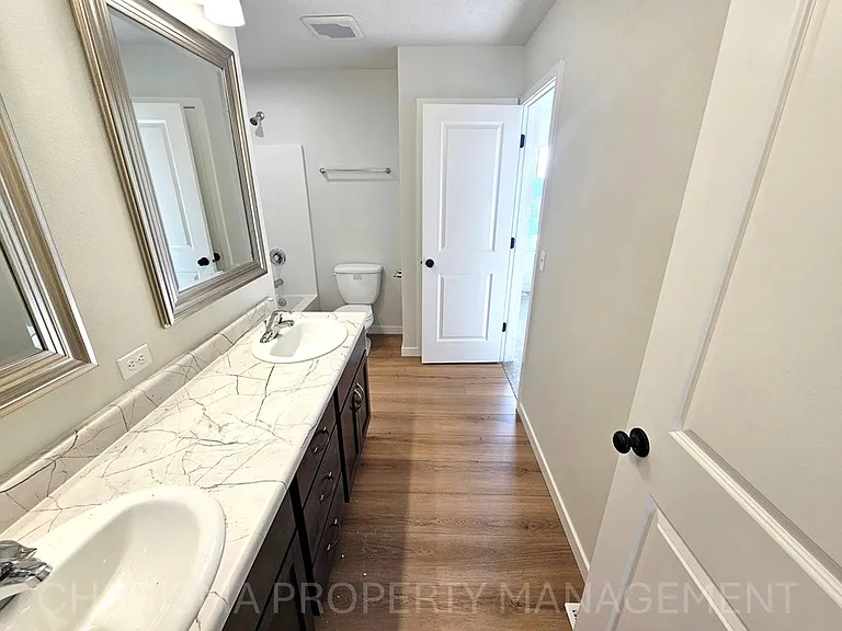 Tunis Drive Townhomes — Photo 13