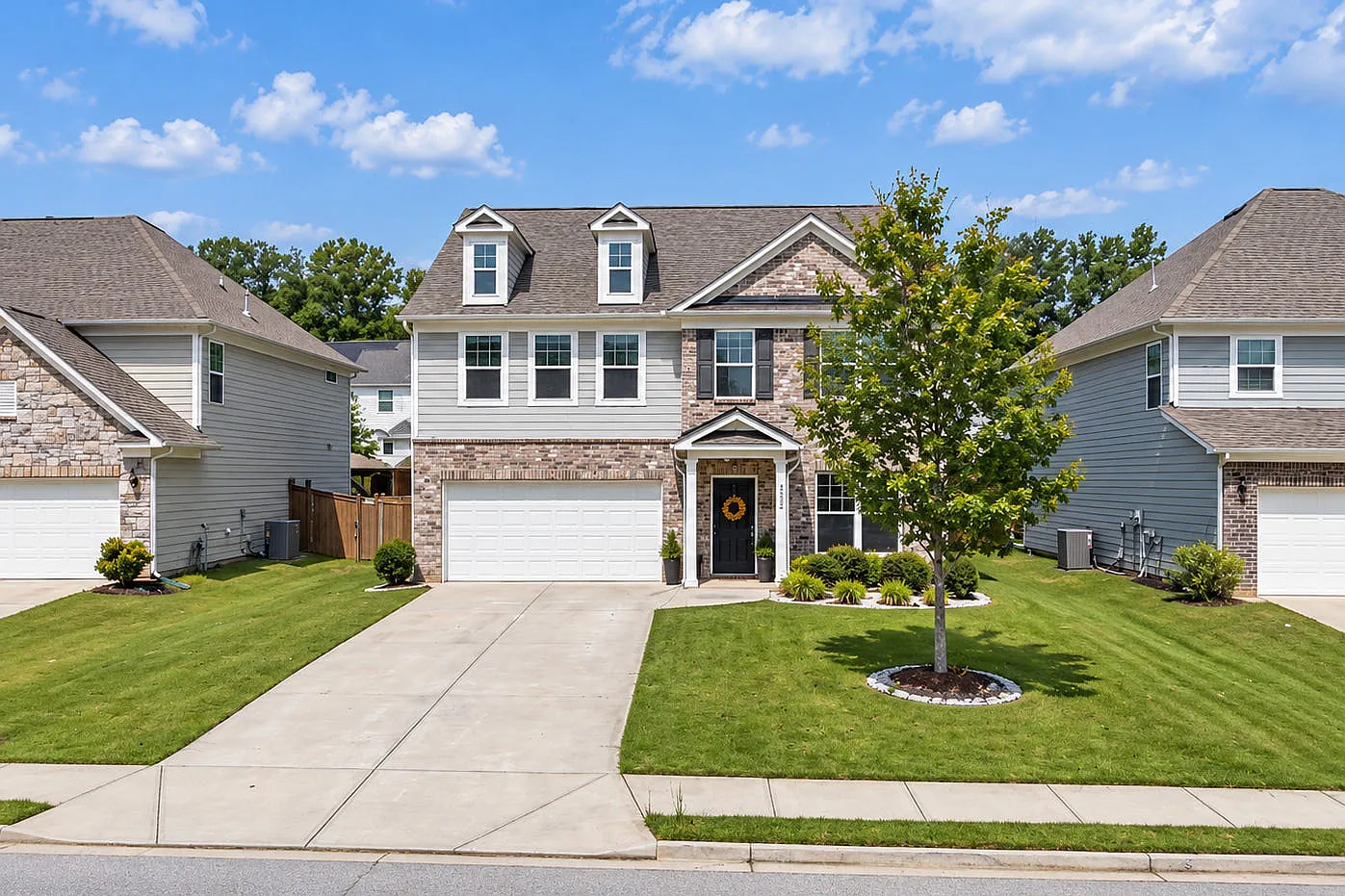 5 bed, 2656 sqft, $2,450 — Photo 1