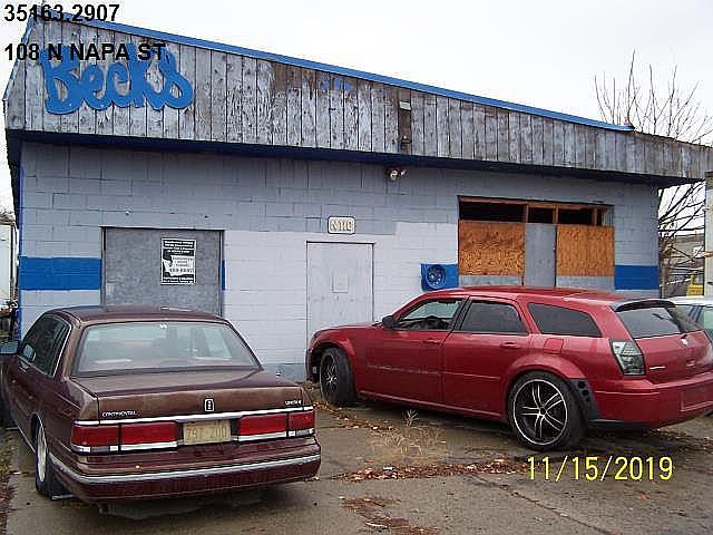 2nd image of 118 S Napa St