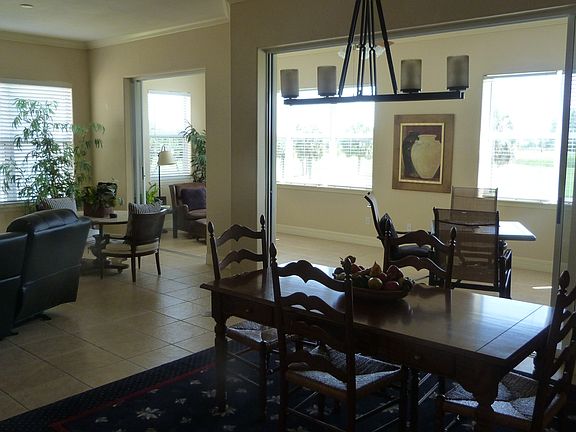 Grand Room looking to Lanai