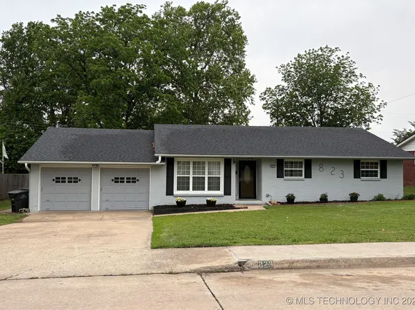 823 Sooner Park Dr, Bartlesville, OK 74006