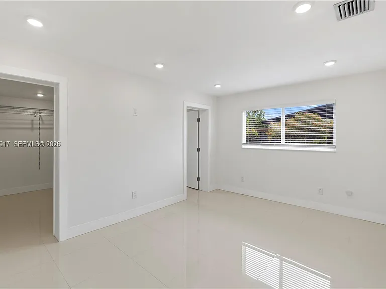 10501 SW 53rd St — Photo 26