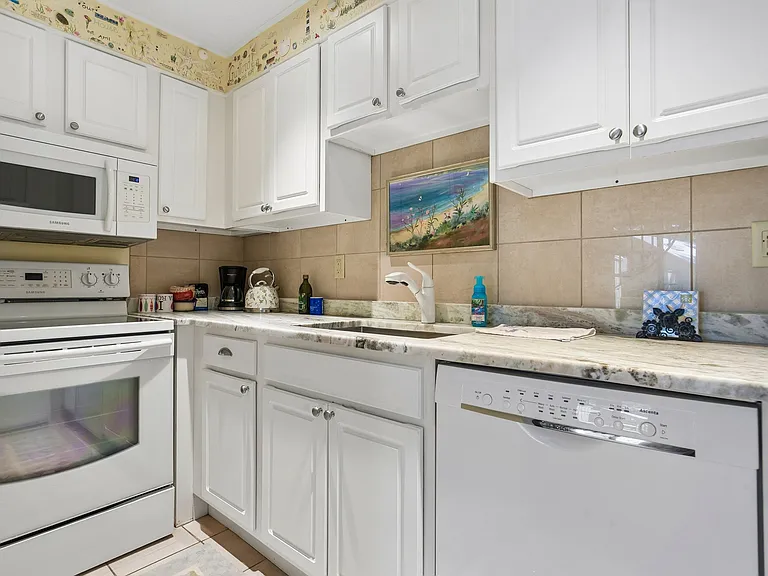 42 Quidnet Ct — Photo 4