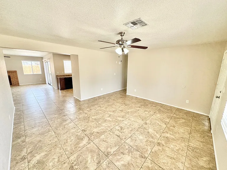 8544 W Lawrence Ln — Photo 5