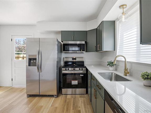 4th image of 2023 Woodburn Street #2021