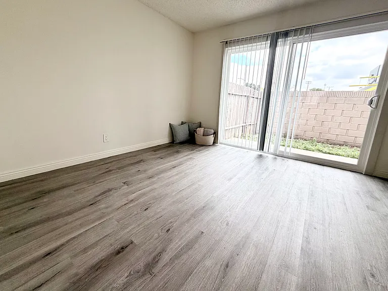 Wildwood Apartments — Photo 10