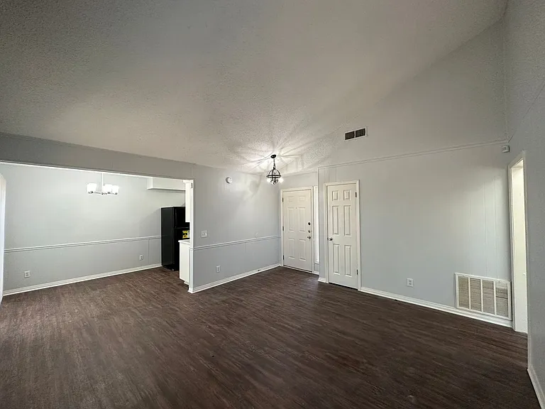 5601B Purple Sage Dr — Photo 4