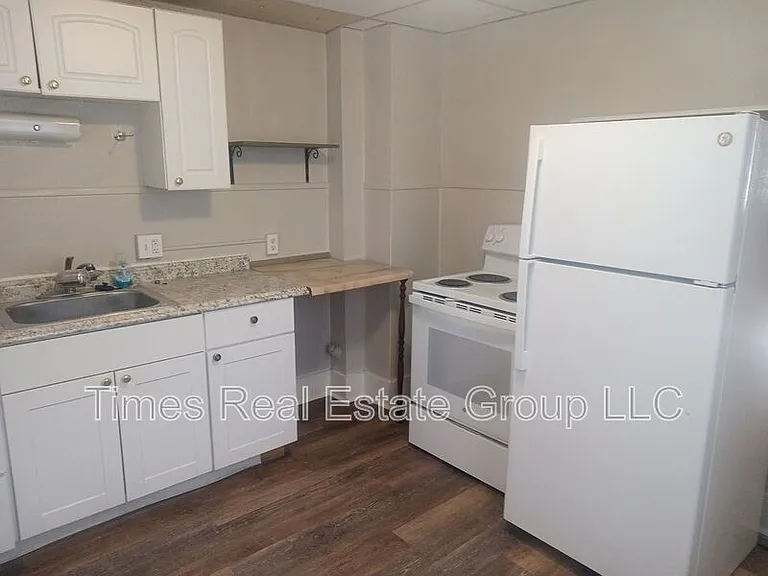 206 W Railroad St — Photo 10